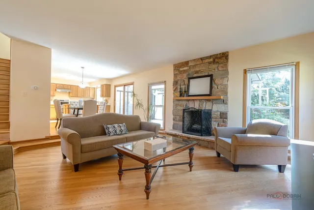 $650,000 | 126 South Fiore Parkway, Vernon Hills, IL 60061