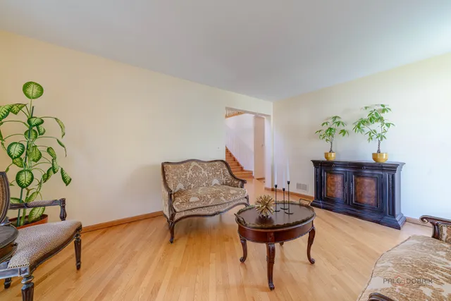 $650,000 | 126 South Fiore Parkway, Vernon Hills, IL 60061