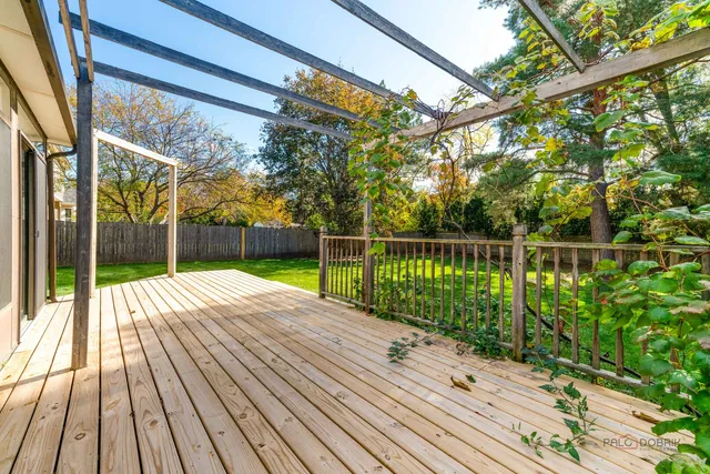 $650,000 | 126 South Fiore Parkway, Vernon Hills, IL 60061