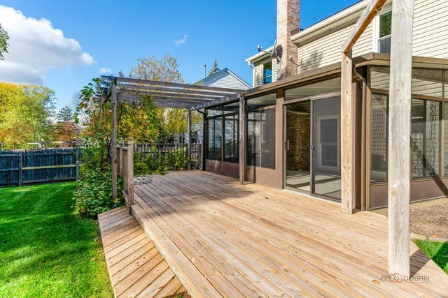 $650,000 | 126 South Fiore Parkway, Vernon Hills, IL 60061