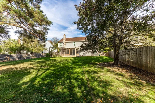 $650,000 | 126 South Fiore Parkway, Vernon Hills, IL 60061