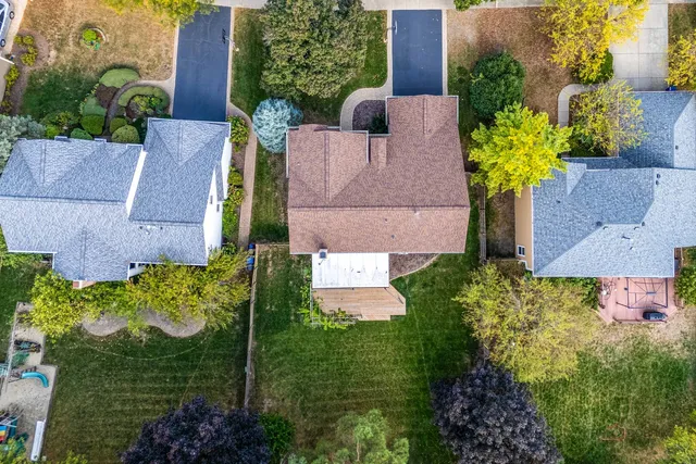 $650,000 | 126 South Fiore Parkway, Vernon Hills, IL 60061