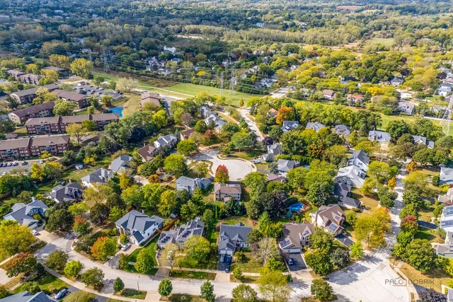 $650,000 | 126 South Fiore Parkway, Vernon Hills, IL 60061