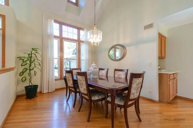 $650,000 | 126 South Fiore Parkway, Vernon Hills, IL 60061