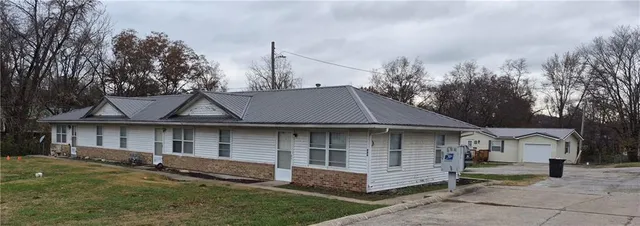 $449,000 | 406 West Main Street, Richmond, MO 64085