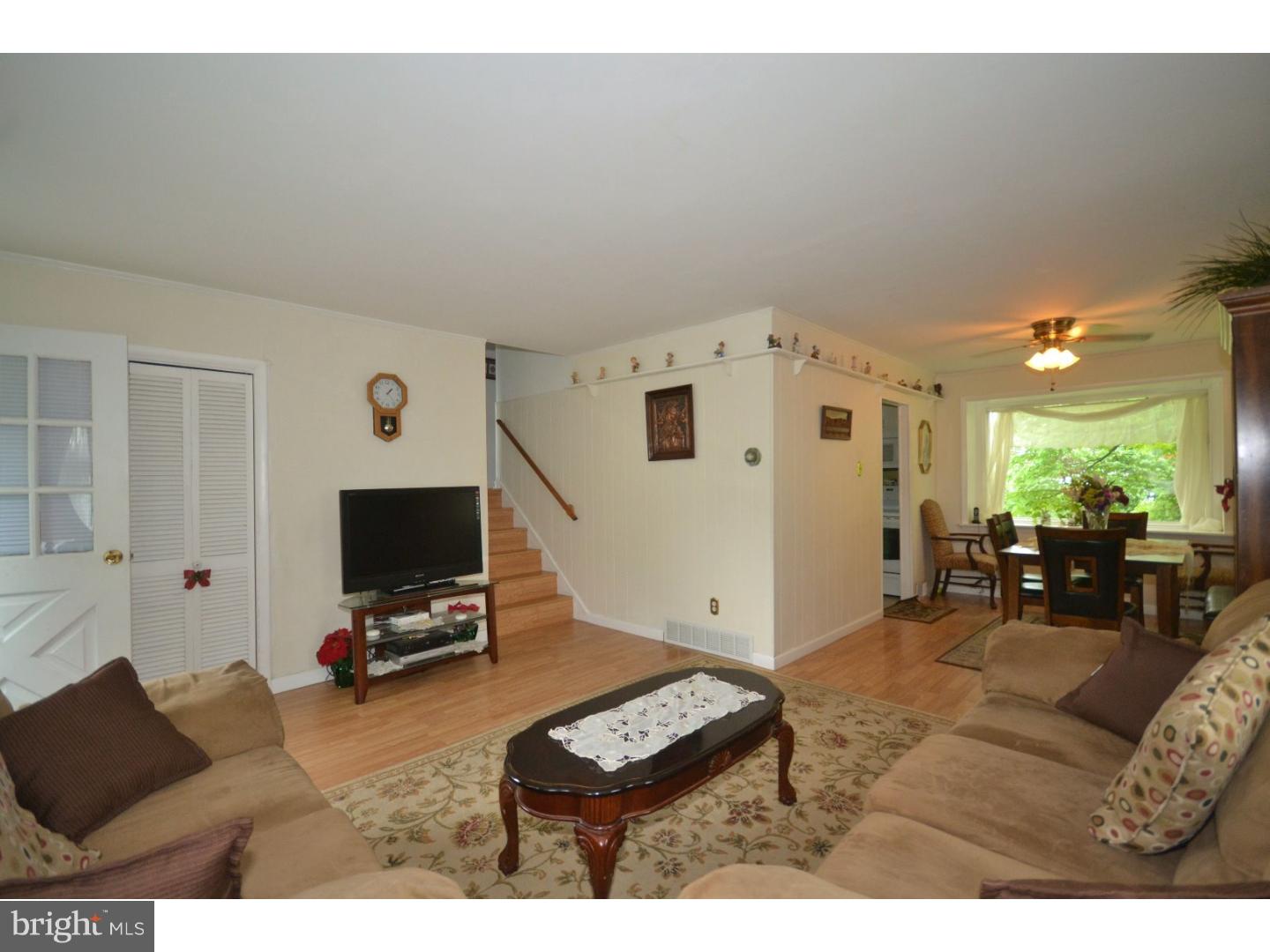 28 Brant Road Eagleville, PA 19403 - Photo 4 of 24 Living Room