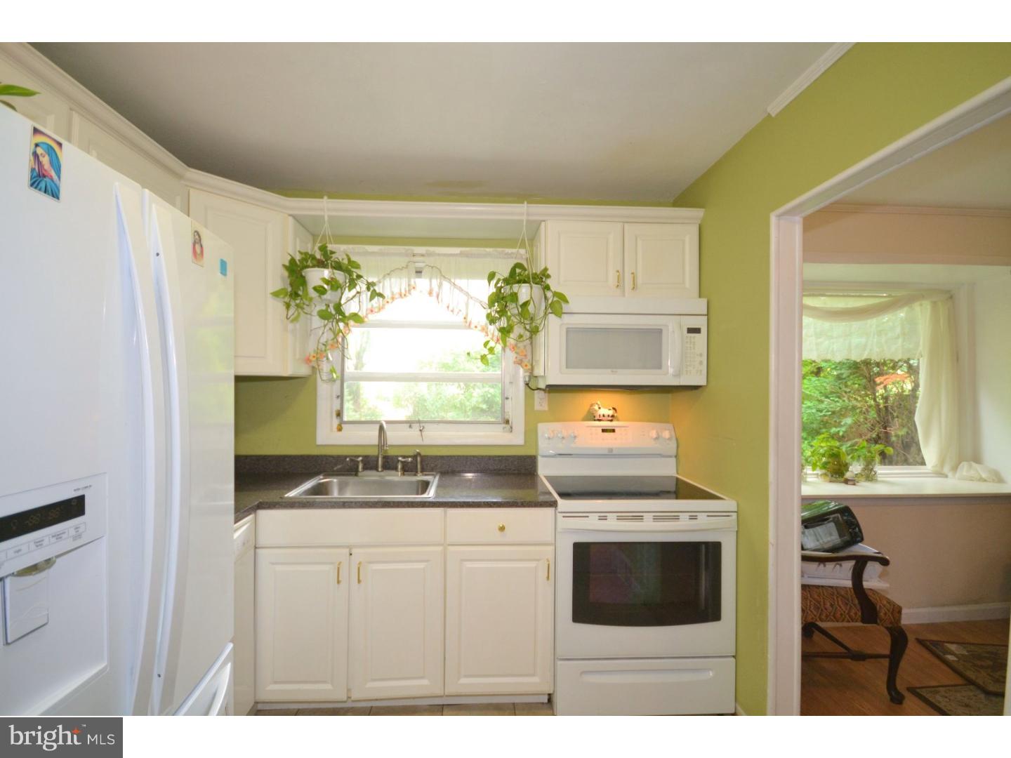 28 Brant Road Eagleville, PA 19403 - Photo 9 of 24 Kitchen
