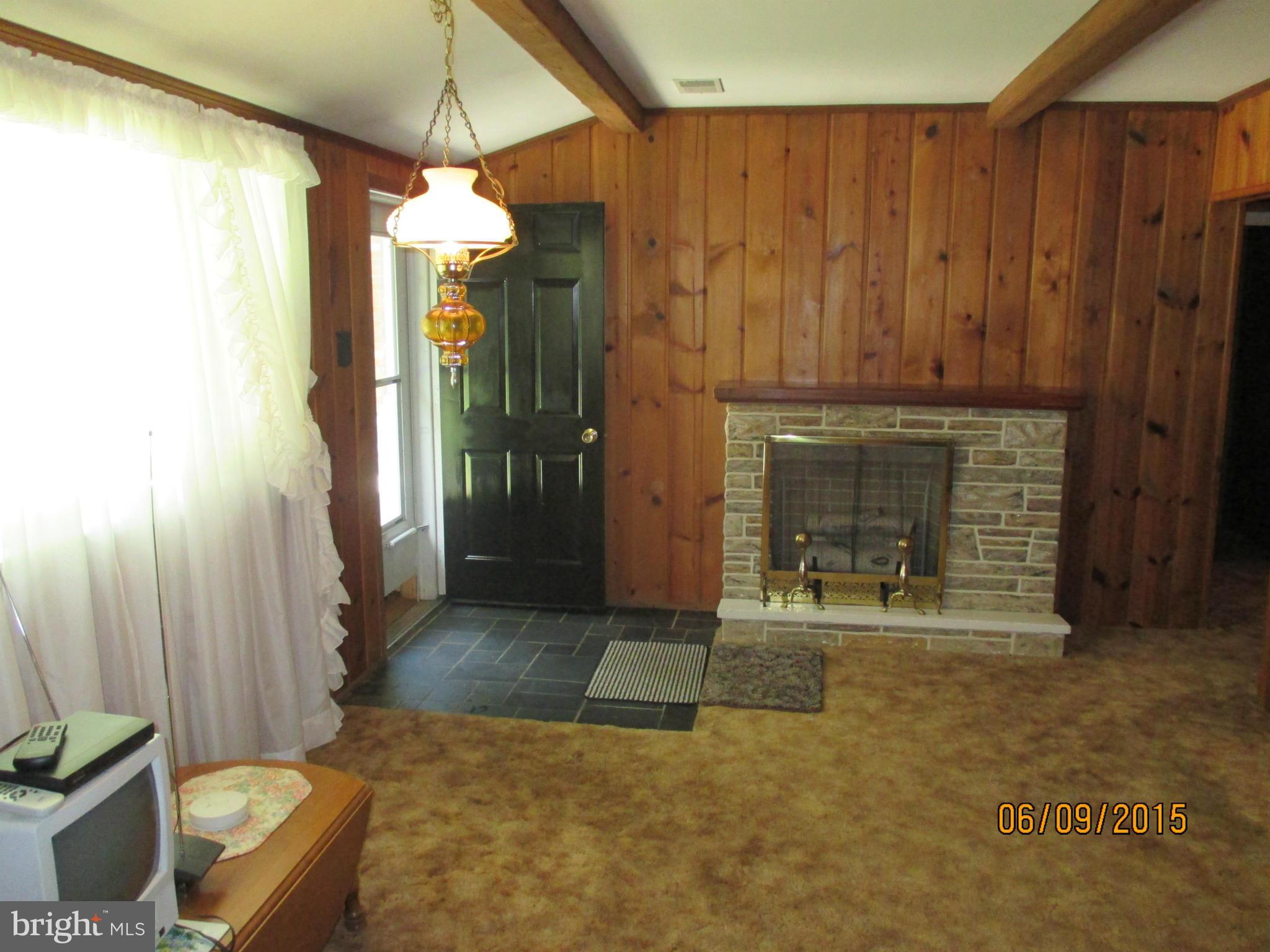 1007 Wallace Road Crownsville, MD 21032 - Photo 14 of 18 Living Room