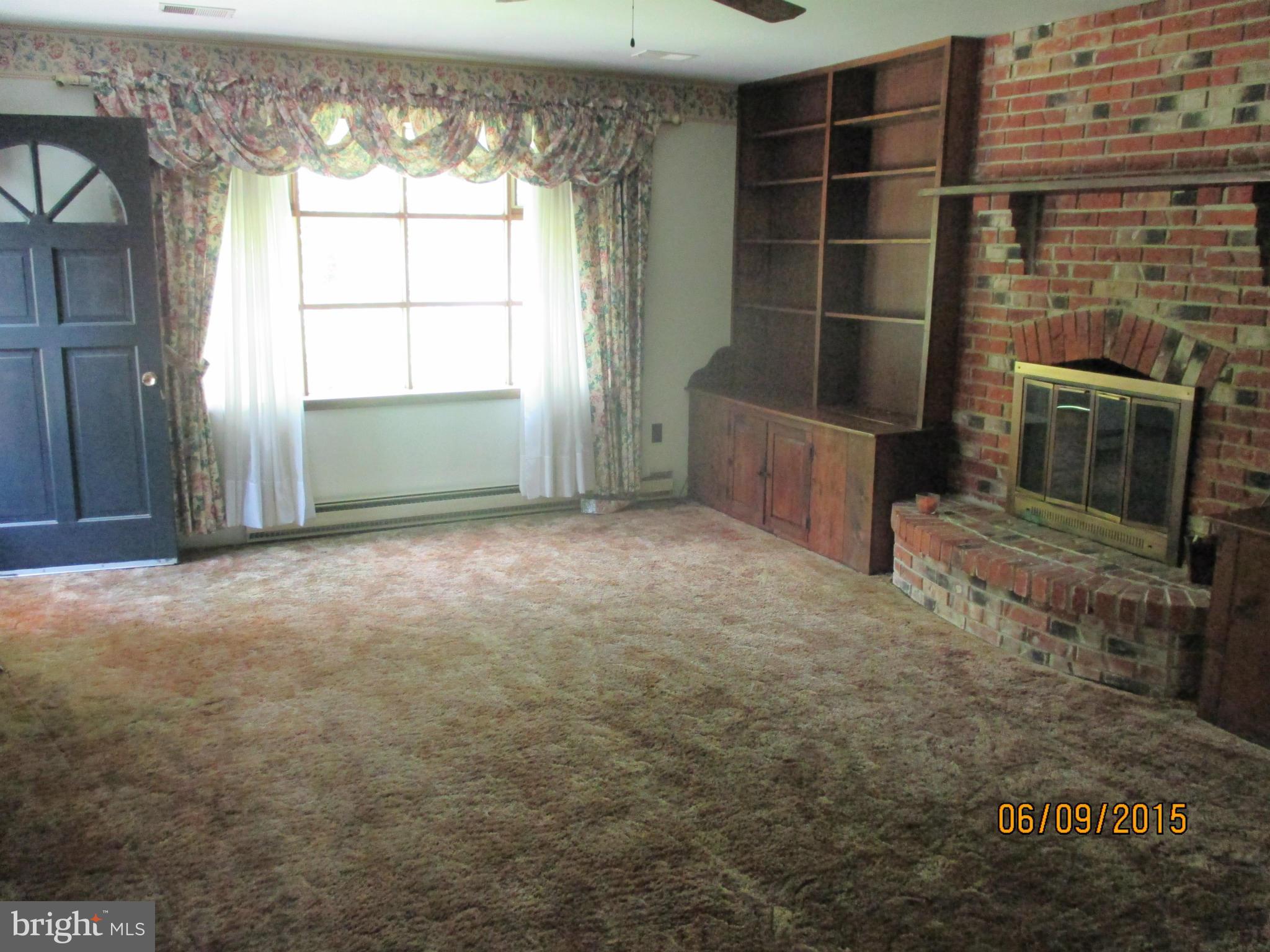 1007 Wallace Road Crownsville, MD 21032 - Photo 4 of 18 Family Room