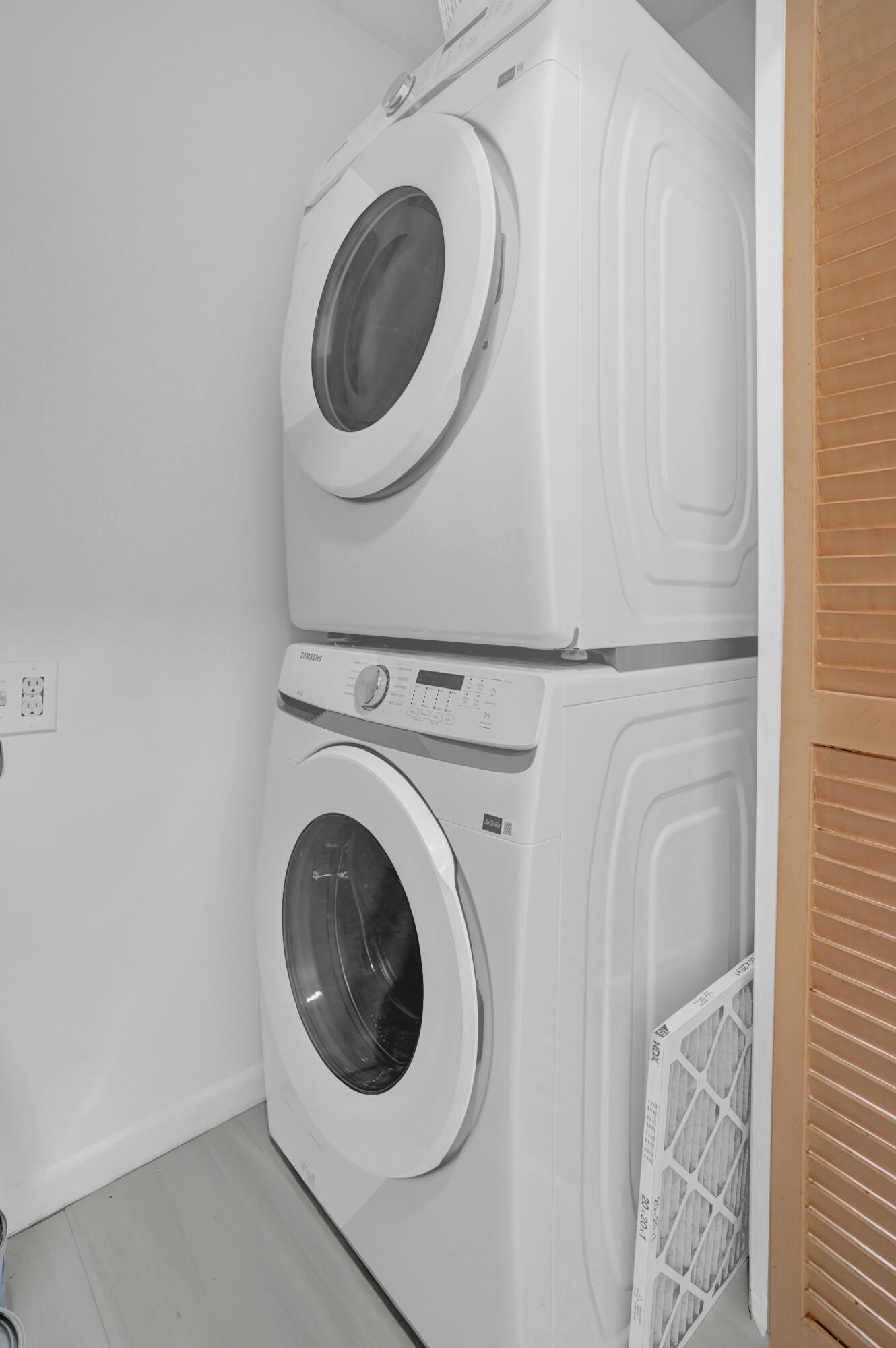 2755 Northeast 28th Avenue, Unit F2 Lighthouse Point, FL 33064 - Photo 17 of 33 DSC03157