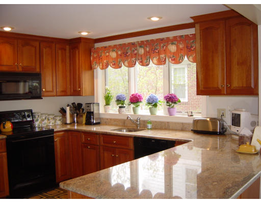 98 Farnham Street Belmont, MA 02478 - Photo 15 of 27