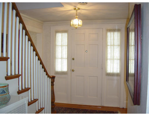 98 Farnham Street Belmont, MA 02478 - Photo 9 of 27