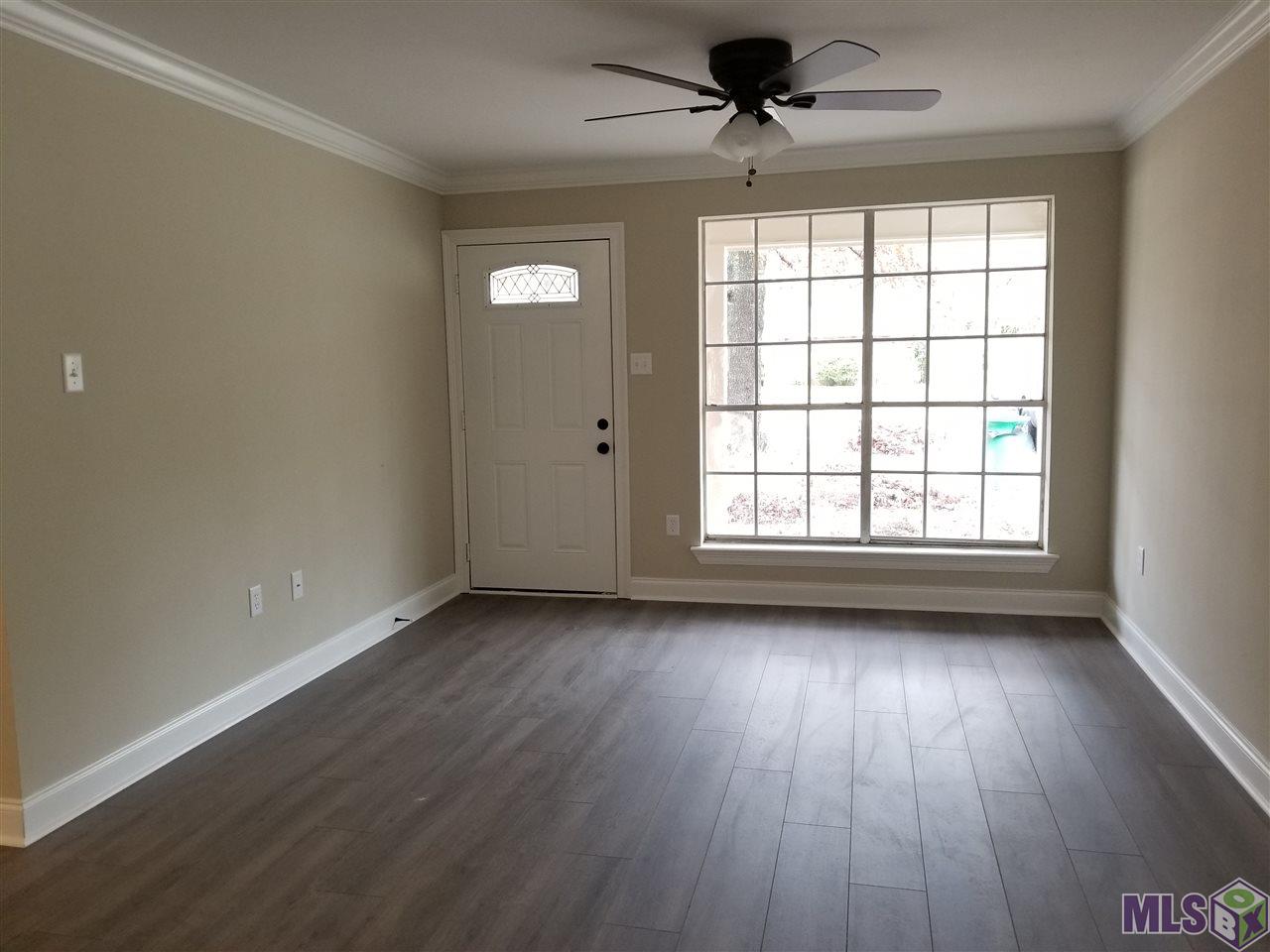 14468 Acacia Street Baton Rouge, LA 70819 - Photo 3 of 17 Living Room