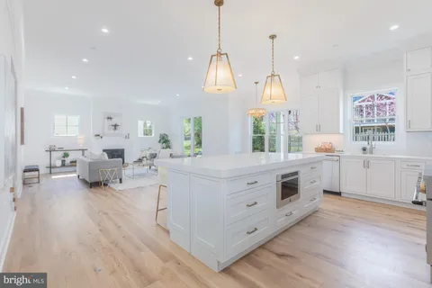 $2,295,000 | 8806 Walnut Hill Road, Chevy Chase, MD 20815