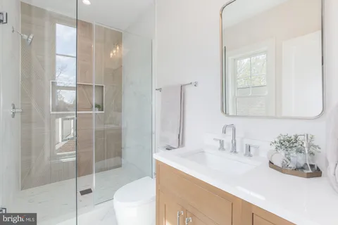 $2,295,000 | 8806 Walnut Hill Road, Chevy Chase, MD 20815