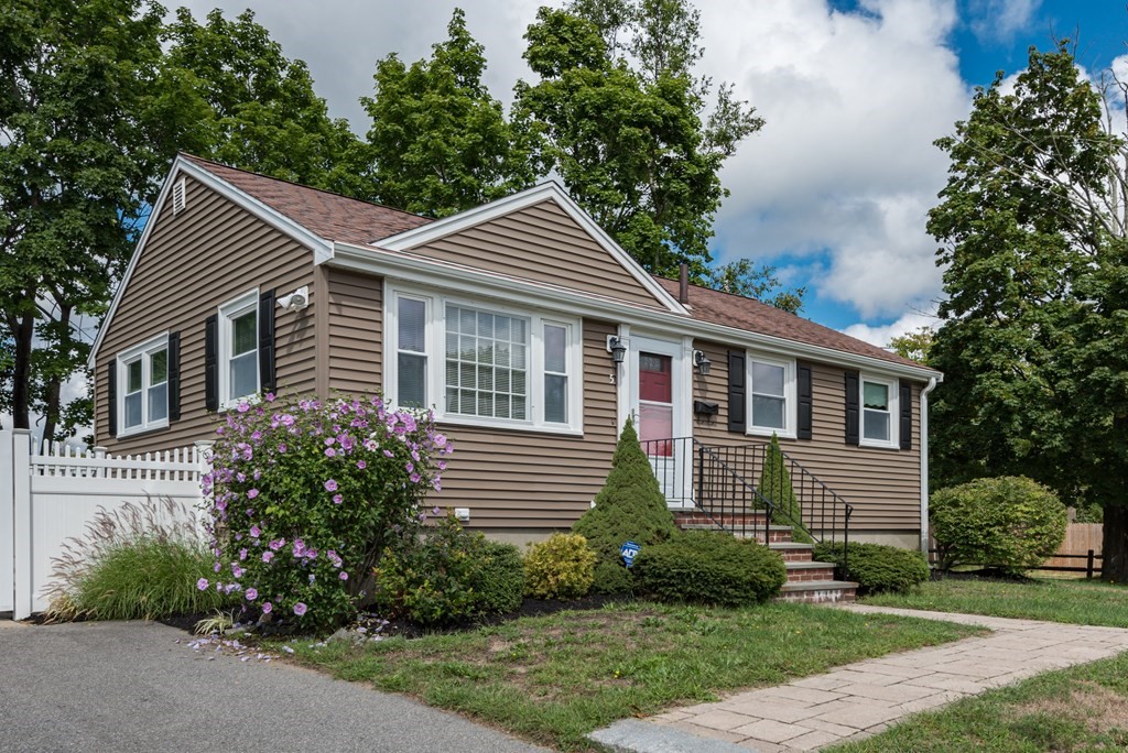 5 Levin Road Rockland, MA 02370 - Photo 1 of 32 Gallery Image 1