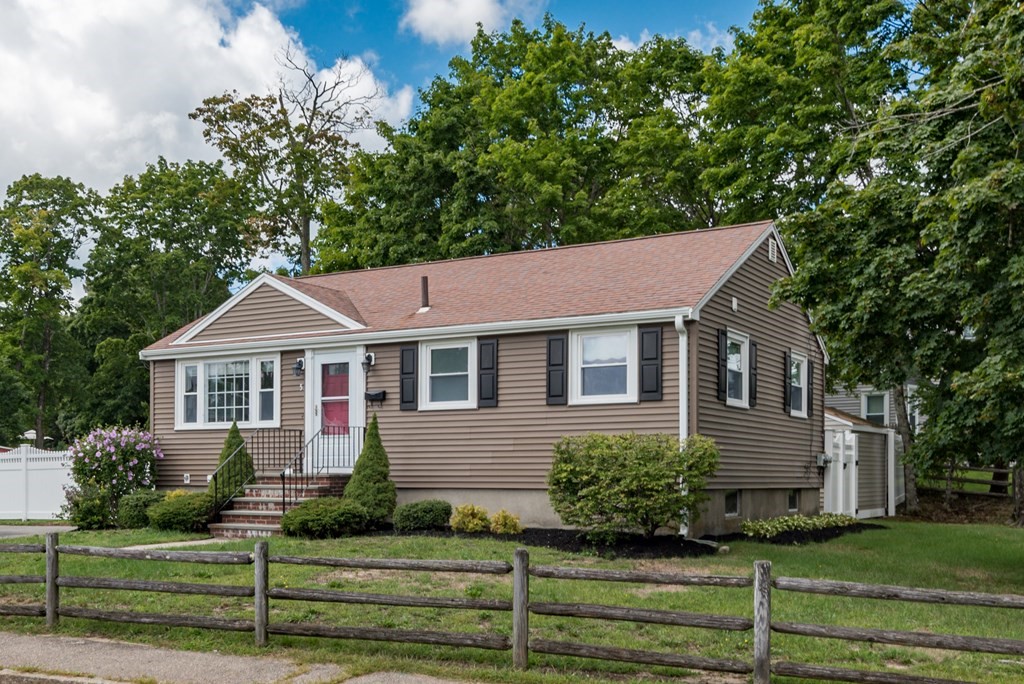 5 Levin Road Rockland, MA 02370 - Photo 2 of 32 Gallery Image 2