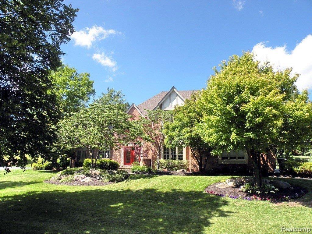 572 Cherry Tree Lane Rochester, MI 48306 - Photo 1 of 5 Primary Photo