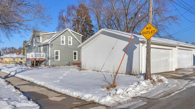 $1,300 | 1717 Sibley Court, Unit LOWR, Sheboygan, WI 53081