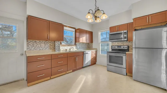 $1,300 | 1717 Sibley Court, Unit LOWR, Sheboygan, WI 53081