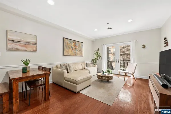 $1,075,000 | 87 Jackson Street, Unit 2C, Hoboken, NJ 07030