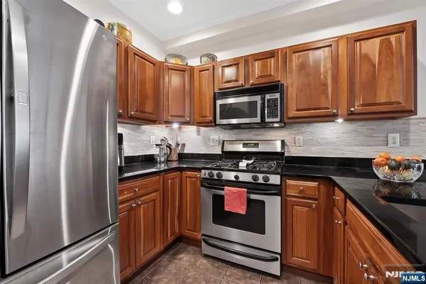 $1,075,000 | 87 Jackson Street, Unit 2C, Hoboken, NJ 07030