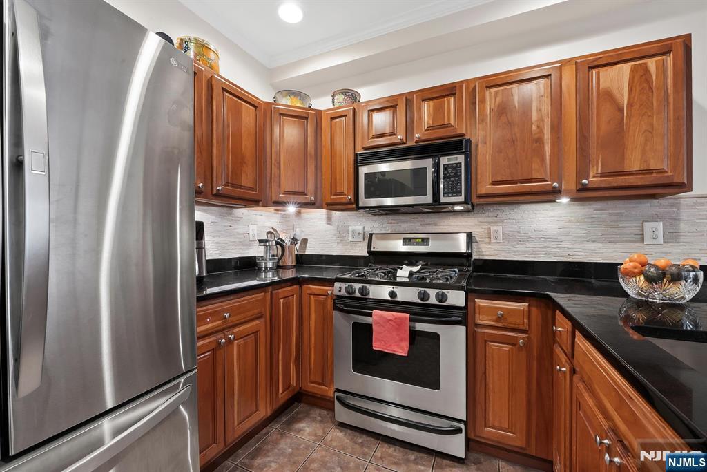 87 Jackson Street, Unit 2C Hoboken, NJ 07030 - Photo 13 of 27