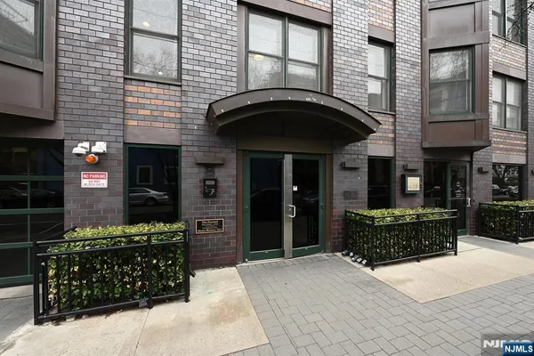 $1,075,000 | 87 Jackson Street, Unit 2C, Hoboken, NJ 07030