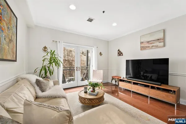 $1,075,000 | 87 Jackson Street, Unit 2C, Hoboken, NJ 07030
