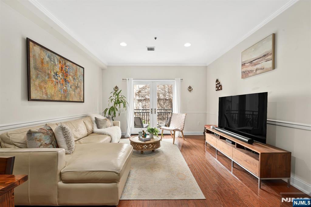 87 Jackson Street, Unit 2C Hoboken, NJ 07030 - Photo 4 of 27