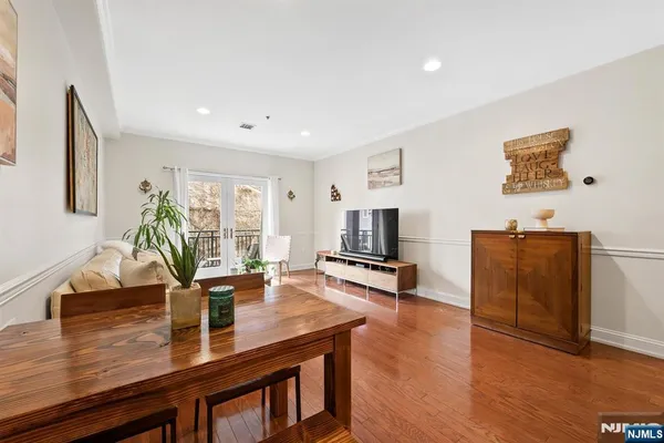 $1,075,000 | 87 Jackson Street, Unit 2C, Hoboken, NJ 07030