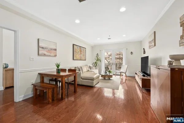 $1,075,000 | 87 Jackson Street, Unit 2C, Hoboken, NJ 07030