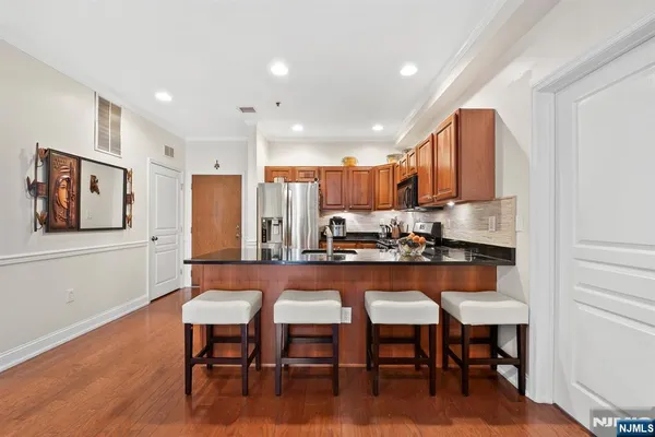 $1,075,000 | 87 Jackson Street, Unit 2C, Hoboken, NJ 07030