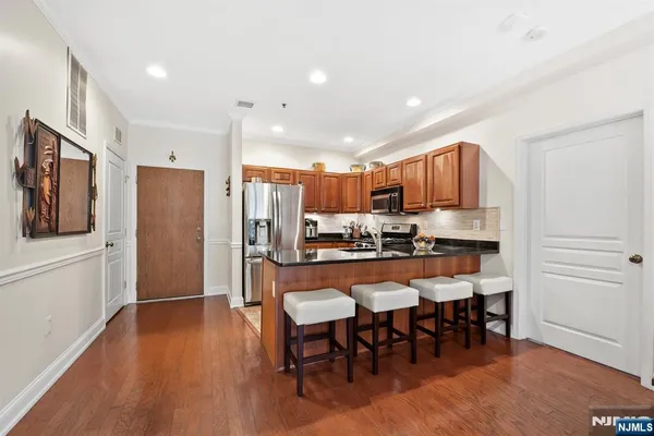 $1,075,000 | 87 Jackson Street, Unit 2C, Hoboken, NJ 07030