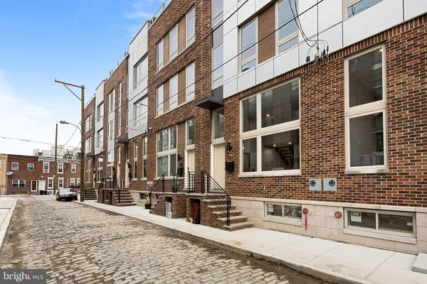 $3,595 | 1321 South Woodstock Street, Philadelphia, PA 19146