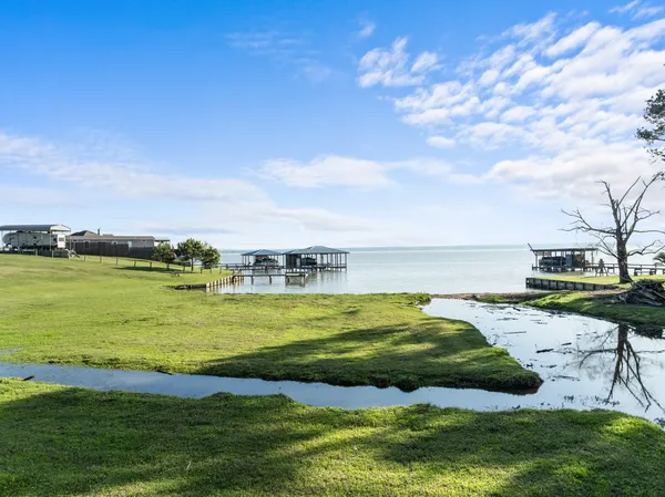 $175,000 | 500 Lagoon Drive, Point Blank, TX 77364