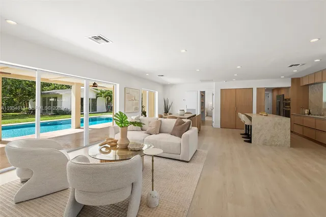 $10,000 | 7460 Southwest 126th Street, Pinecrest, FL 33156