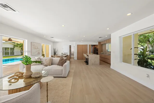 $10,000 | 7460 Southwest 126th Street, Pinecrest, FL 33156