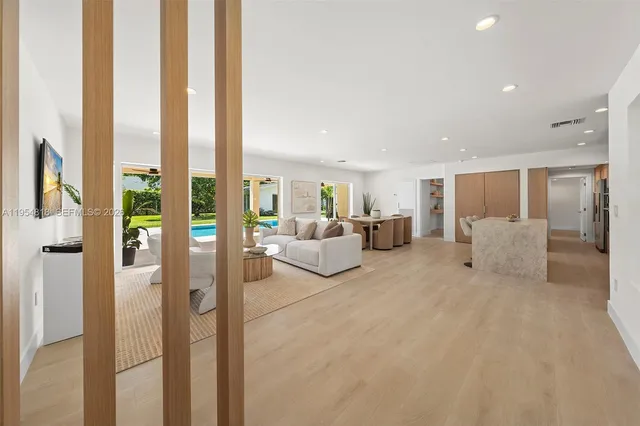 $10,000 | 7460 Southwest 126th Street, Pinecrest, FL 33156