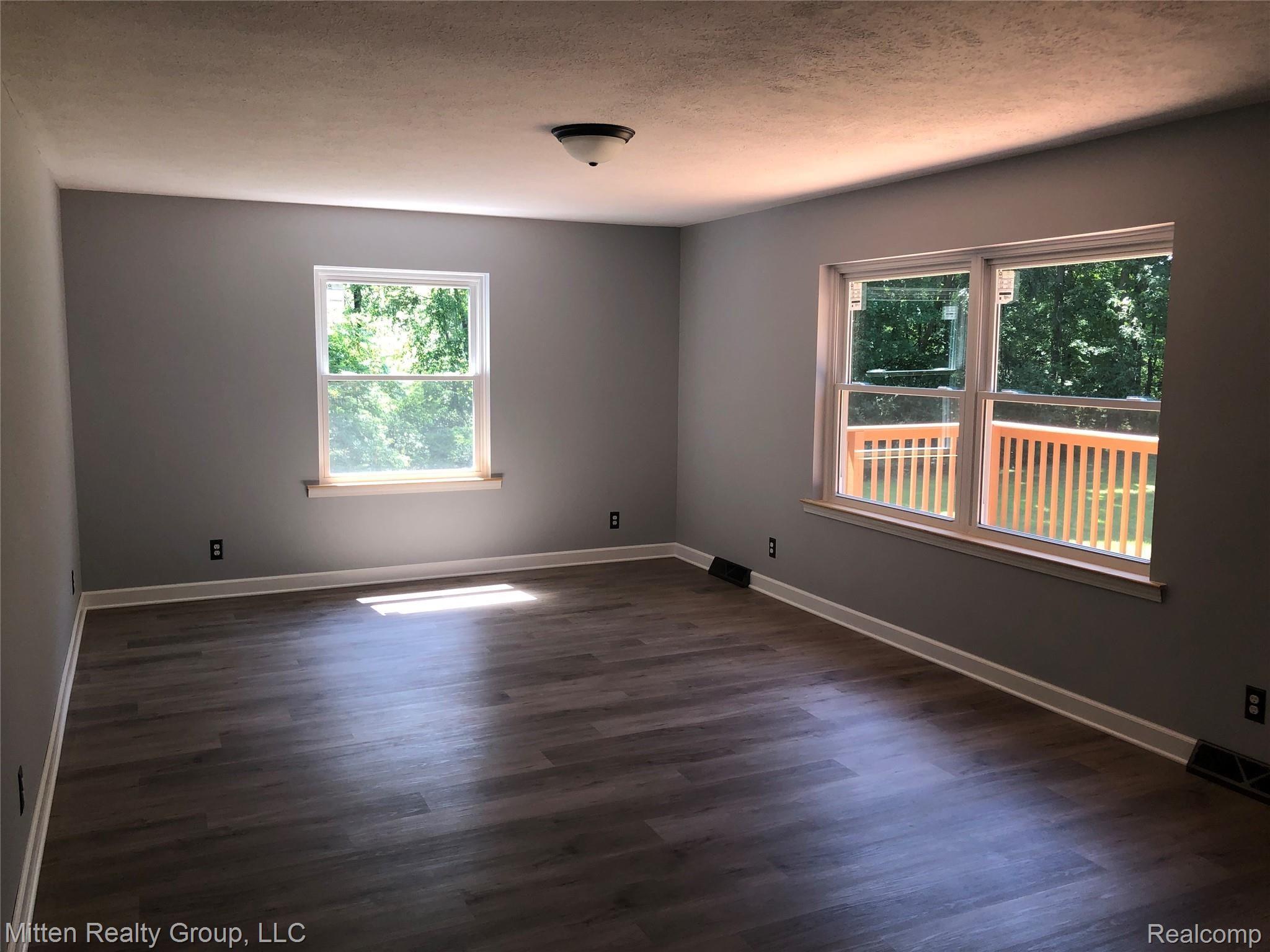 16771 Cavanaugh Lake Road Chelsea, MI 48118 - Photo 18 of 26 image00018.jpeg