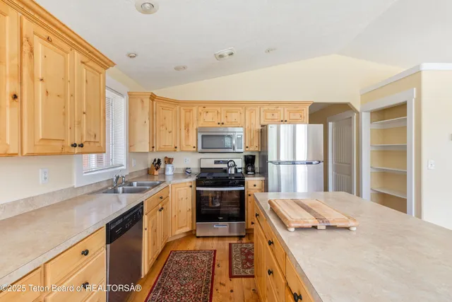 $599,000 | 580 Cottage Lane, Alpine, WY 83128