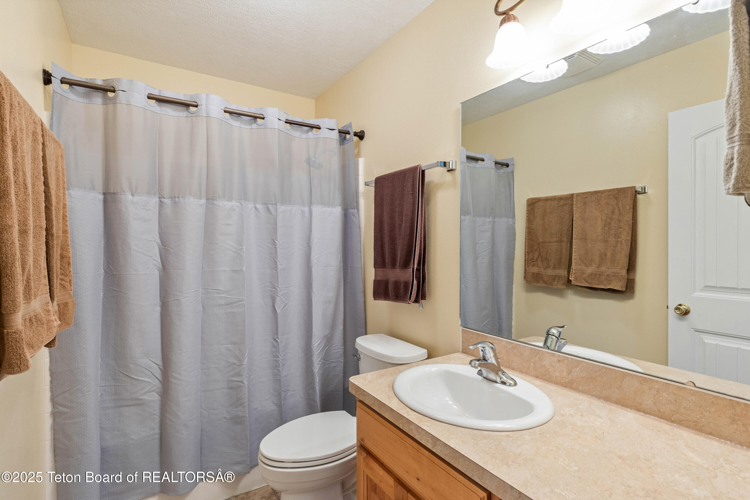 580 Cottage Lane Alpine, WY 83128 - Photo 12 of 26 580 East Cottage_IMG_0159