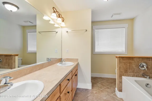 $599,000 | 580 Cottage Lane, Alpine, WY 83128