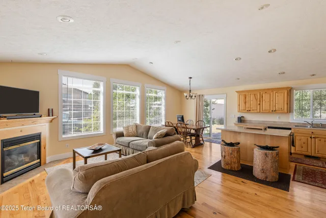 $599,000 | 580 Cottage Lane, Alpine, WY 83128