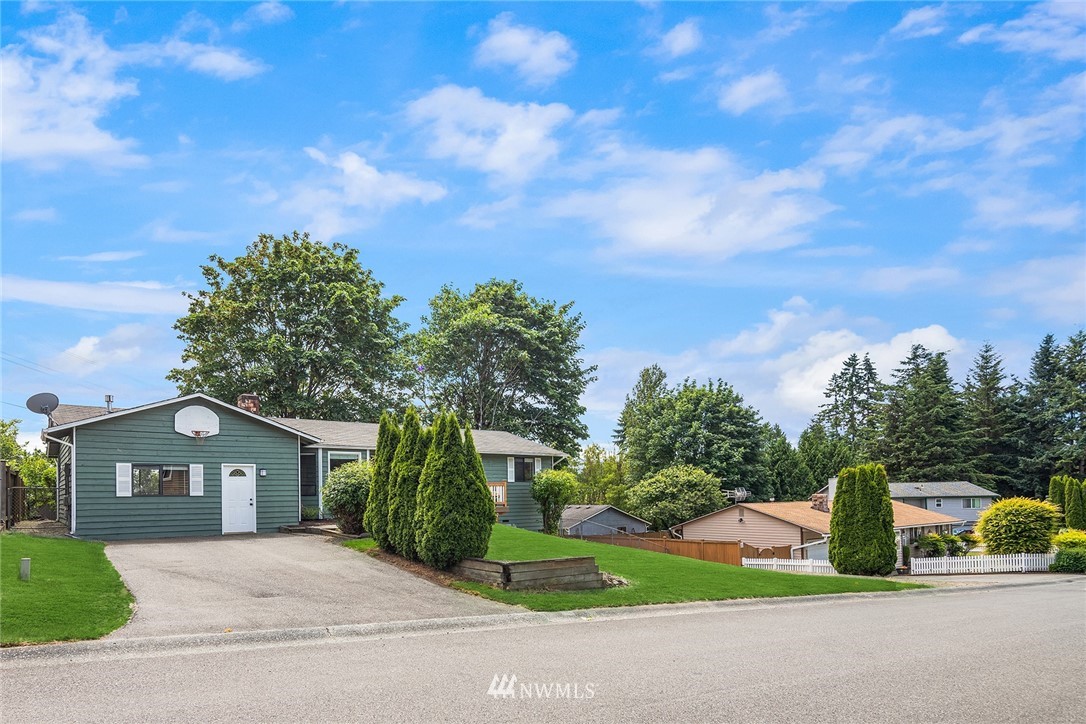 2216 179th Street Southeast Bothell, WA 98012 - Photo 2 of 32