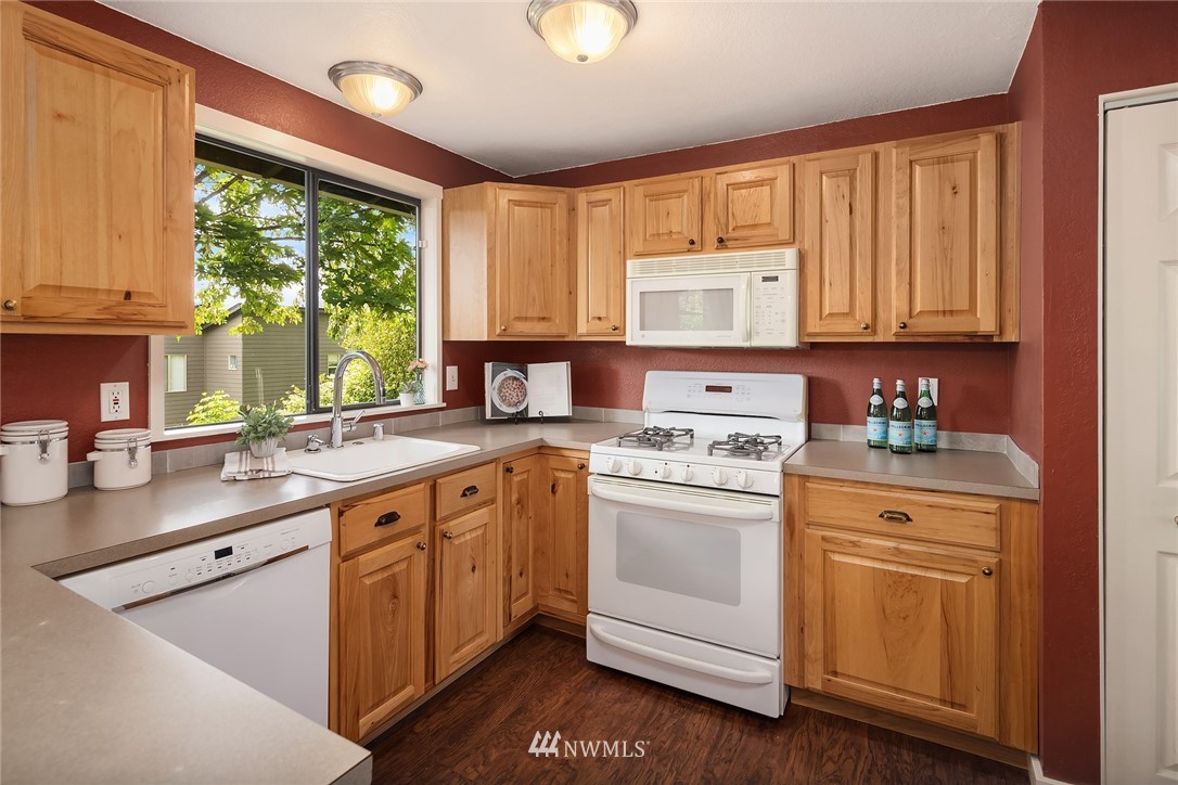 2216 179th Street Southeast Bothell, WA 98012 - Photo 12 of 32