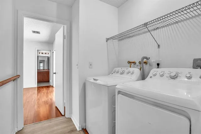 a view of utility room