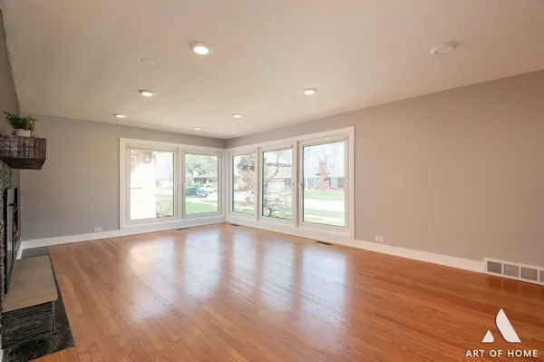 $729,000 | 900 Tomawadee Drive, Park Ridge, IL 60068