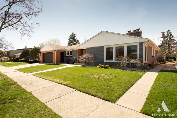 $729,000 | 900 Tomawadee Drive, Park Ridge, IL 60068