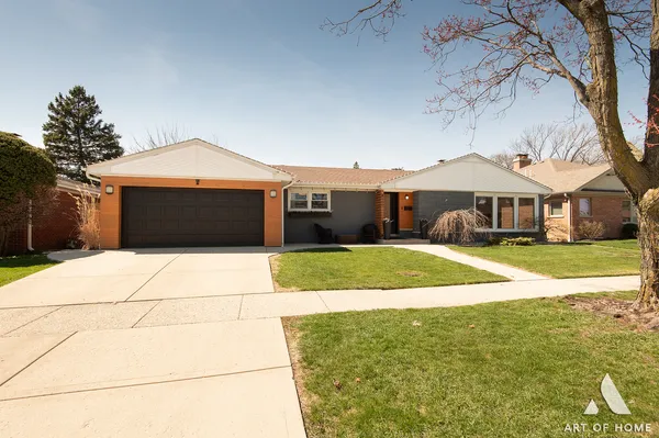 $729,000 | 900 Tomawadee Drive, Park Ridge, IL 60068